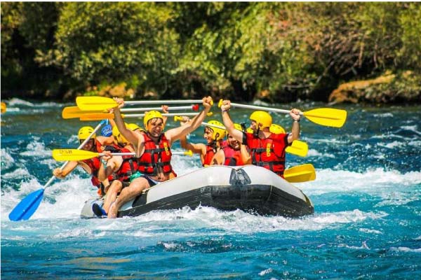 Rafting en famille à la montagne